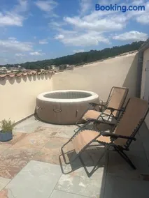 Appartement chaleureux avec jacuzzi-Terrasses rooftop-Rafraîchisseur-Parking-wifi - Image 3