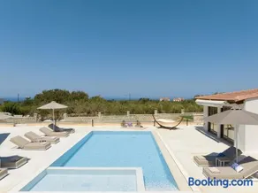 MaYa Villa, Heated Pool Estate near Rethymno and all amenities! - Image 2
