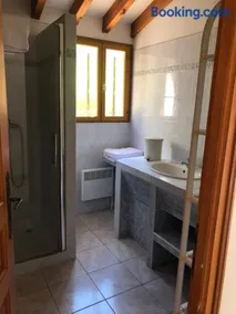 Villa acula - Image 2