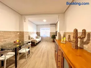 Vivienda Turística Centro, planta baja, zona tranquila, fácil aparcamiento - Image 5