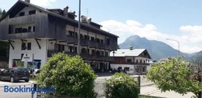 Breakfast around the mountains - Image 1