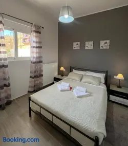 Antigoni's Studio Cozy Private Apartment - Image 4