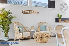 Waterfront Sunset Getaway Pool - Image 3