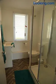408 Sea View Road - Image 1