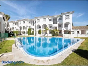 Apartamento vacacional máximo 4 personas - Image 2