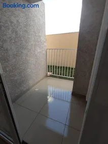 Apto Novo com Ar e Wi-Fi Perto da UFU Monte Carmelo - Image 4