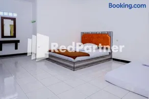 Villa Ikhbar Ciletuh RedPartner - Image 3