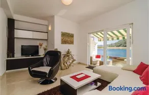 Two-Bedroom Holiday Home In Opuzen - Image 3