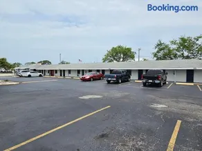 Deluxe Inn - Sarasota - Image 2