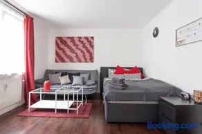 NEW ShalalaLiving Vienna - Lovenest or Workspace near Schönbrunn BG - Image 3