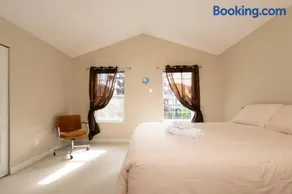 3BR 2BA Surrey Home | Quiet & Convenient - Image 5