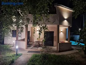 House Reko - Image 2