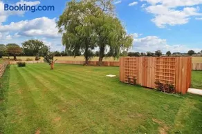Unique Cottage Next to Wildlife Park - Sleeps 6 - Image 3
