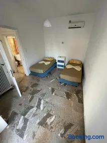 Beach House in Nea Peramos - Image 2