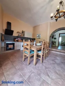 Paradise Villa Constancia with Views - Image 5