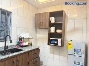 De Awon's Luxury Hotel - Image 2