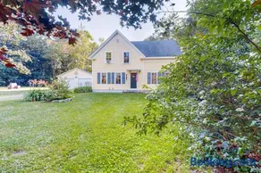 Renovated 19th-Century Farmhouse w/ 270 Feet of Waterfront & Sunset Views - Image 2