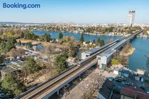 DanubeLoft, Panoramic Skyview, Metro, VIC - Image 1