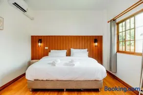 Patcharapon Resort - Image 3