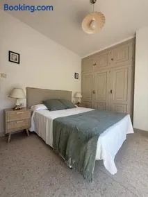 Casa con jardín y bajada al mar en Raxó - Image 2