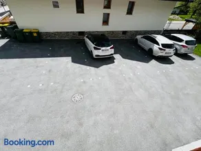 Apartma Lip - Image 1