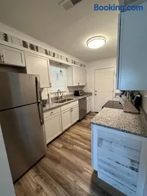Central Charleston Area Hideaway - Image 2