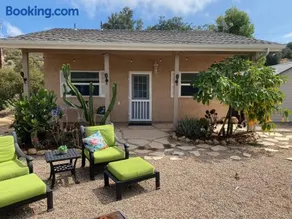 Rustic Ridge Vineyards Cottage - Image 2