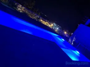 K9 Sea View Apartment with Pool & Parking, Polychrono - Image 3