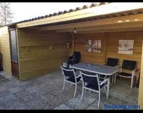 Cozy chalet in Opmeer near Amsterdam and Beach - Image 3