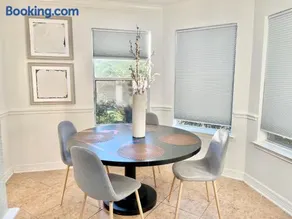 Modern Chic Home - Image 1