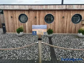 Humberston Boathouse Lodge & Hot Tub - Cleethorpes Beach Cabin Chalet - Image 3