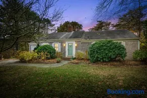 Spacious Dog-Friendly Retreat in Chatham - Image 5