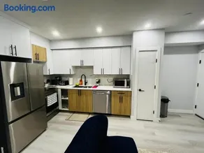 Amy's 2-Bedroom Residence - Image 1