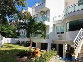 Apartamento confortável e com Piscina a 900 m da praia de Itacoatiara - Image 1