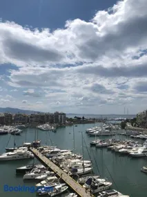 Piraeus Apartment with Endless View - Image 4