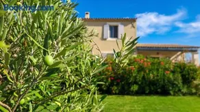 Studio accueillant avec piscine à Cabrières-d'Avignon 40 m² - Image 1