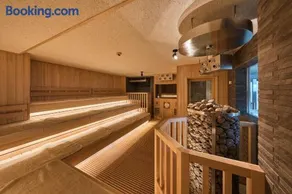 Sauna & Capsule Hotel Rumor Plaza - Image 2