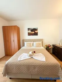 Lazorja Rooms - Image 4