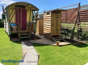 The Gypsy Caravan Sleeps 5 with alfresco dining - Image 5