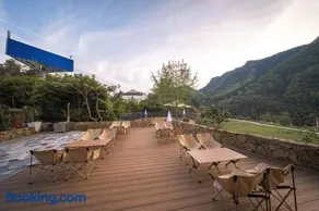 Zhangjiajie JOY Hotel -New Hotel ,Avatar Mountain View, Walking Distance to the Middle Gate of Forest Park,Quite Entrance, Less Crowed & No Queue,Free well-prepared Breakfast,Free Self-Service Laundry & Drying, Attraction Tickets Serivce,Nice Host - Image 3