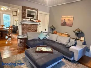 Lovely apartment with King bed, 2 twins & 2 sofas - Image 5