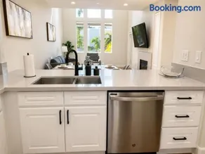 Premium West Hollywood Penthouse Retreat - Image 2