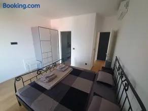 House G - Image 2