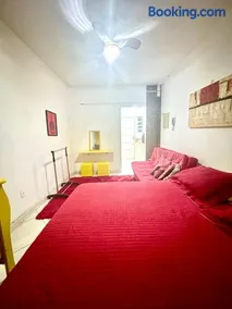 Kitinete com ótima localização - Image 2
