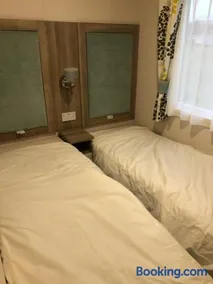 Lovely Caravan - Image 2