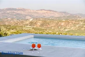 Samiro Private Villa - Heated Pool & Hot tub - Image 2