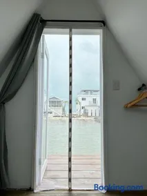 Beachfront Cabin - Image 3