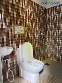 Sharky Hostel Oslob - Image 4