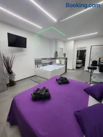 Holiday Luxury Room - Image 2