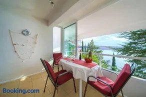 Apartments Six - Image 4